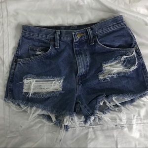 Distressed wrangler cut off shorts